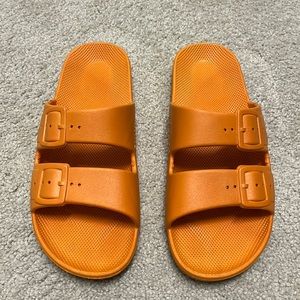 Freedom Moses SOL Dark Orange Slides sz 37/38